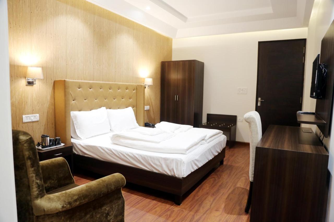 Awadh Inn Noida Bagian luar foto