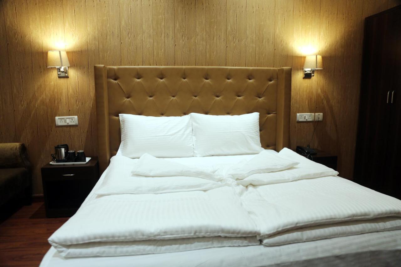 Awadh Inn Noida Bagian luar foto