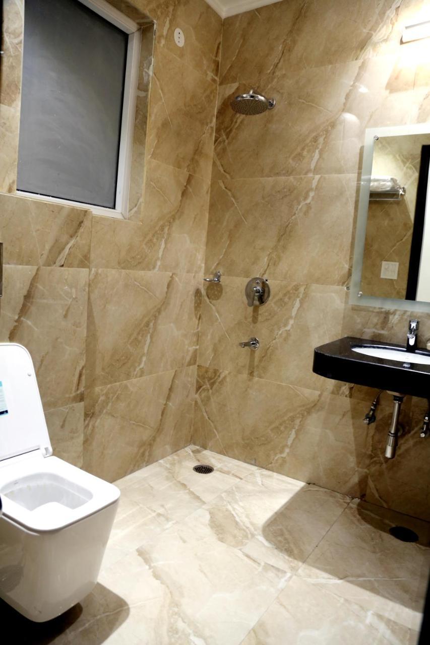 Awadh Inn Noida Bagian luar foto